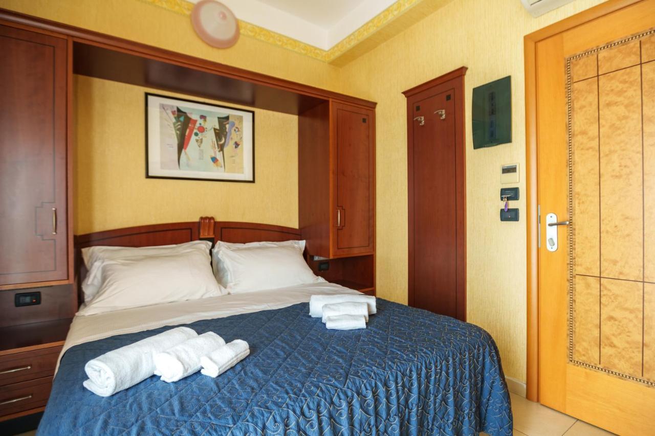 Hotel Rex Rimini Exterior photo