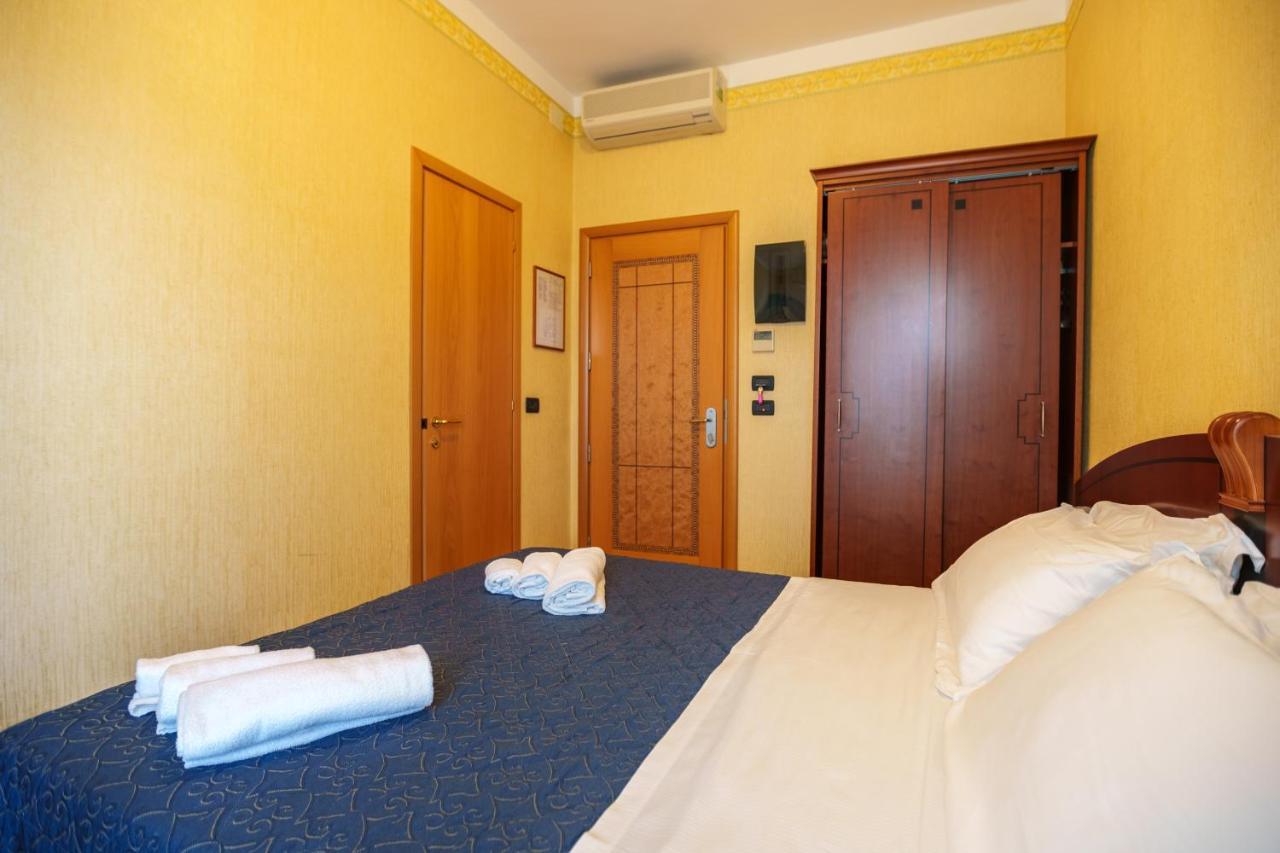 Hotel Rex Rimini Exterior photo