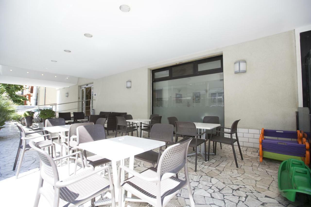 Hotel Rex Rimini Exterior photo